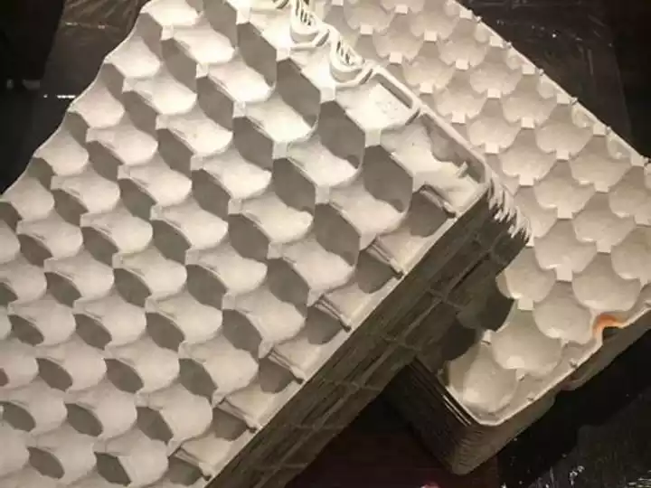 Egg tray production