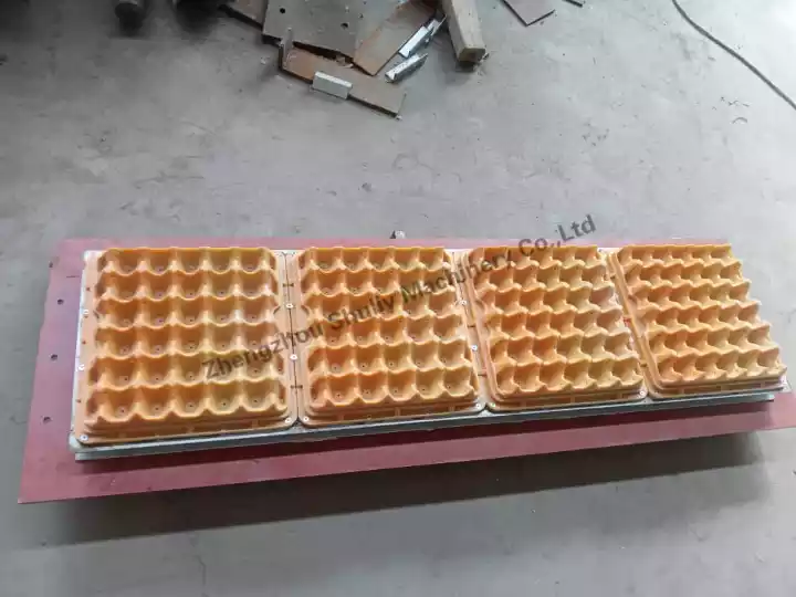 Plastic egg tray mold