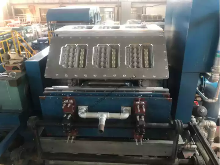 Máquina para fabricar bandejas de huevos pequeñas