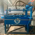 machine à plateaux à œufs