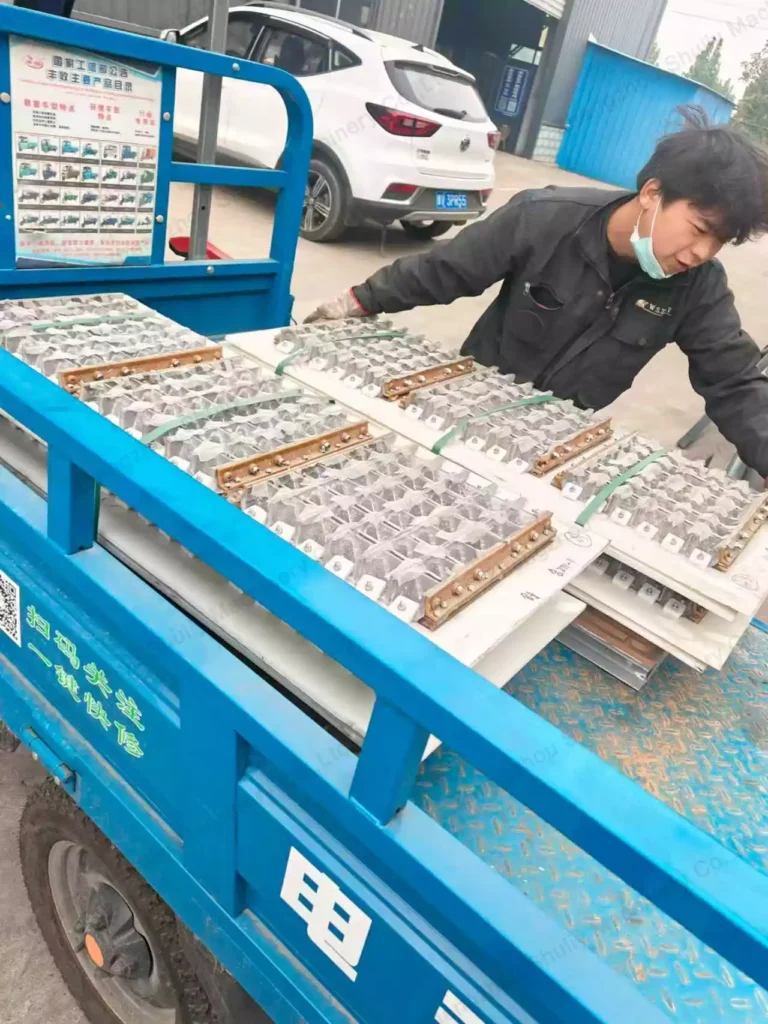 تحويل النفايات إلى ثروة في قطر: قصة نجاح مع آلة صنع صواني البيض الأوتوماتيكية الخاصة بنا 3 قالب ماكينة صينية البيض