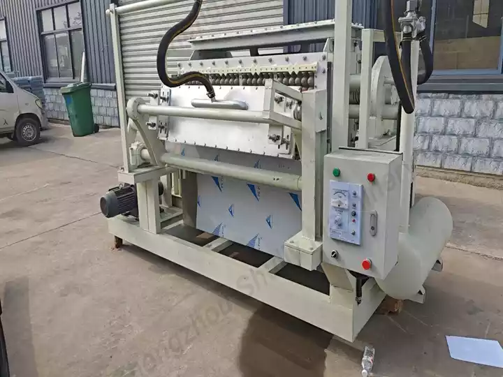 Shoe last molding machine