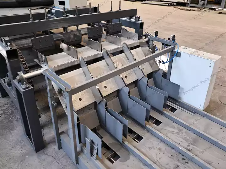 Shoe Tray Production Line | Automatic Pulp Molded Shoe Tray Making Machine 17 Automatic shoes tray packing machine