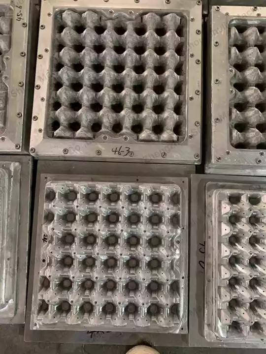 Separable split pulp egg tray forming die